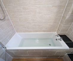 Bath silicone sealing